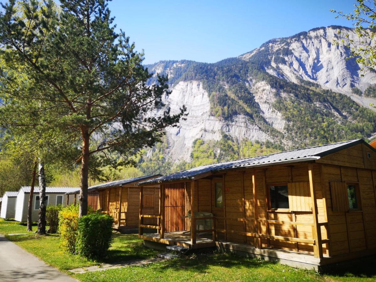 Готель Camping Le Colporteur Ле-Бур-д'Уазан Екстер'єр фото