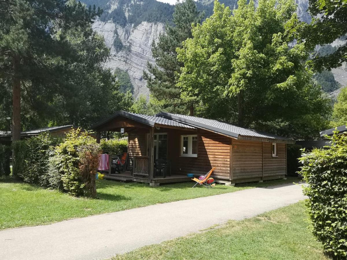 Готель Camping Le Colporteur Ле-Бур-д'Уазан Екстер'єр фото
