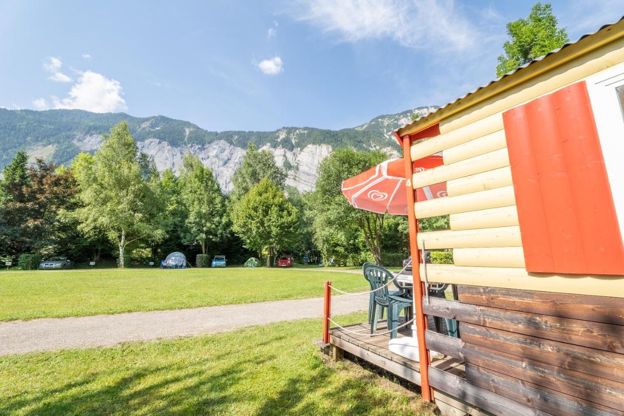 Готель Camping Le Colporteur Ле-Бур-д'Уазан Екстер'єр фото