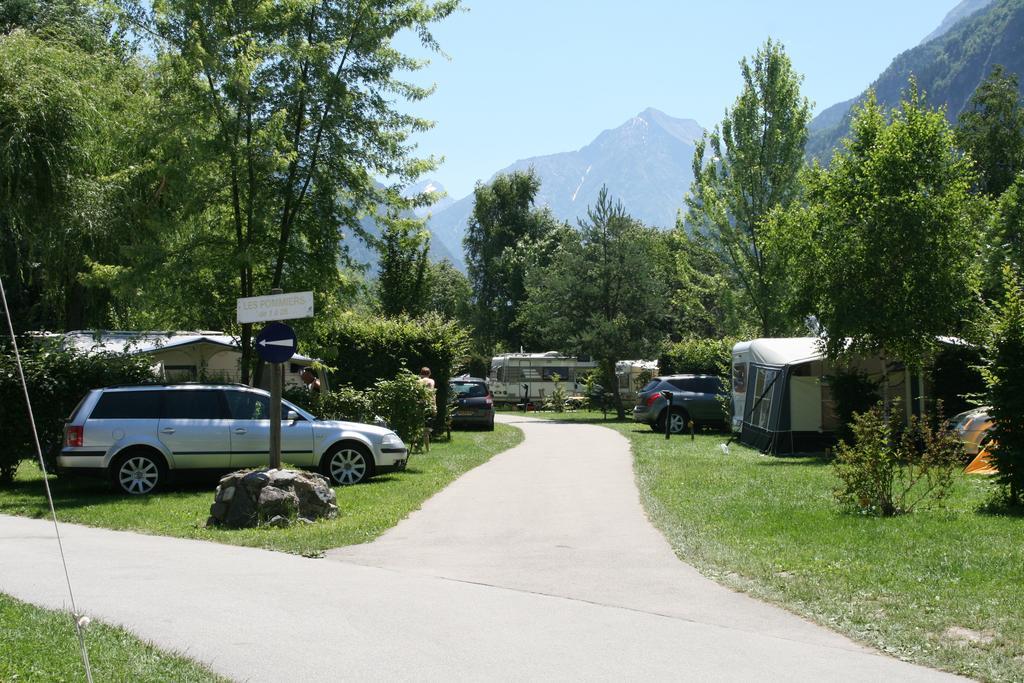 Готель Camping Le Colporteur Ле-Бур-д'Уазан Екстер'єр фото