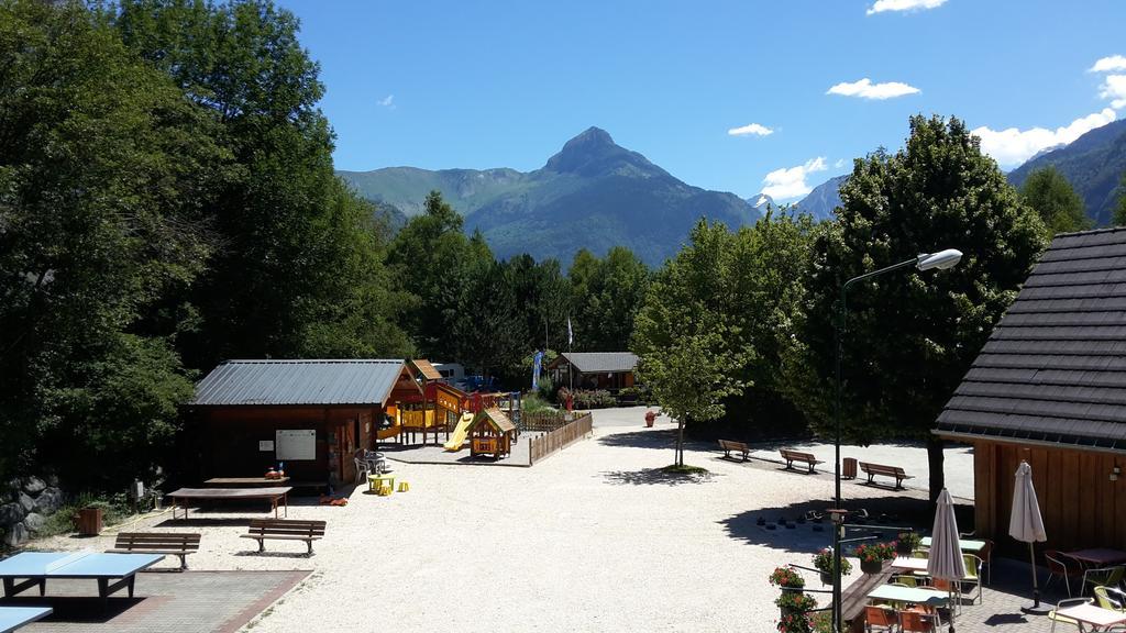 Готель Camping Le Colporteur Ле-Бур-д'Уазан Екстер'єр фото