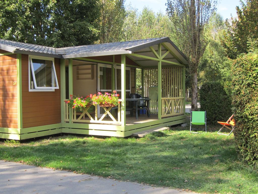 Готель Camping Le Colporteur Ле-Бур-д'Уазан Екстер'єр фото