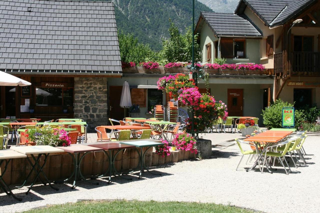Готель Camping Le Colporteur Ле-Бур-д'Уазан Екстер'єр фото